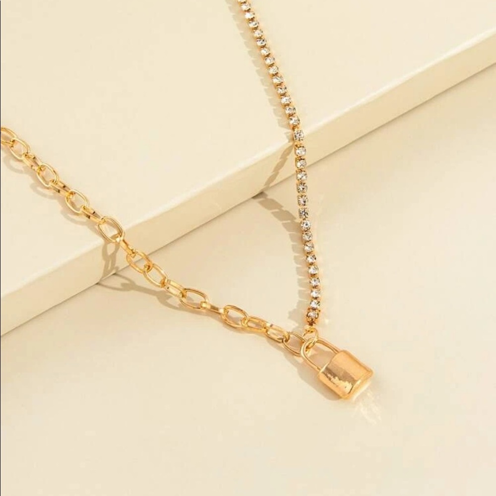 Padlock Charm Bling & Chain Link gold necklace - Picture 7 of 8